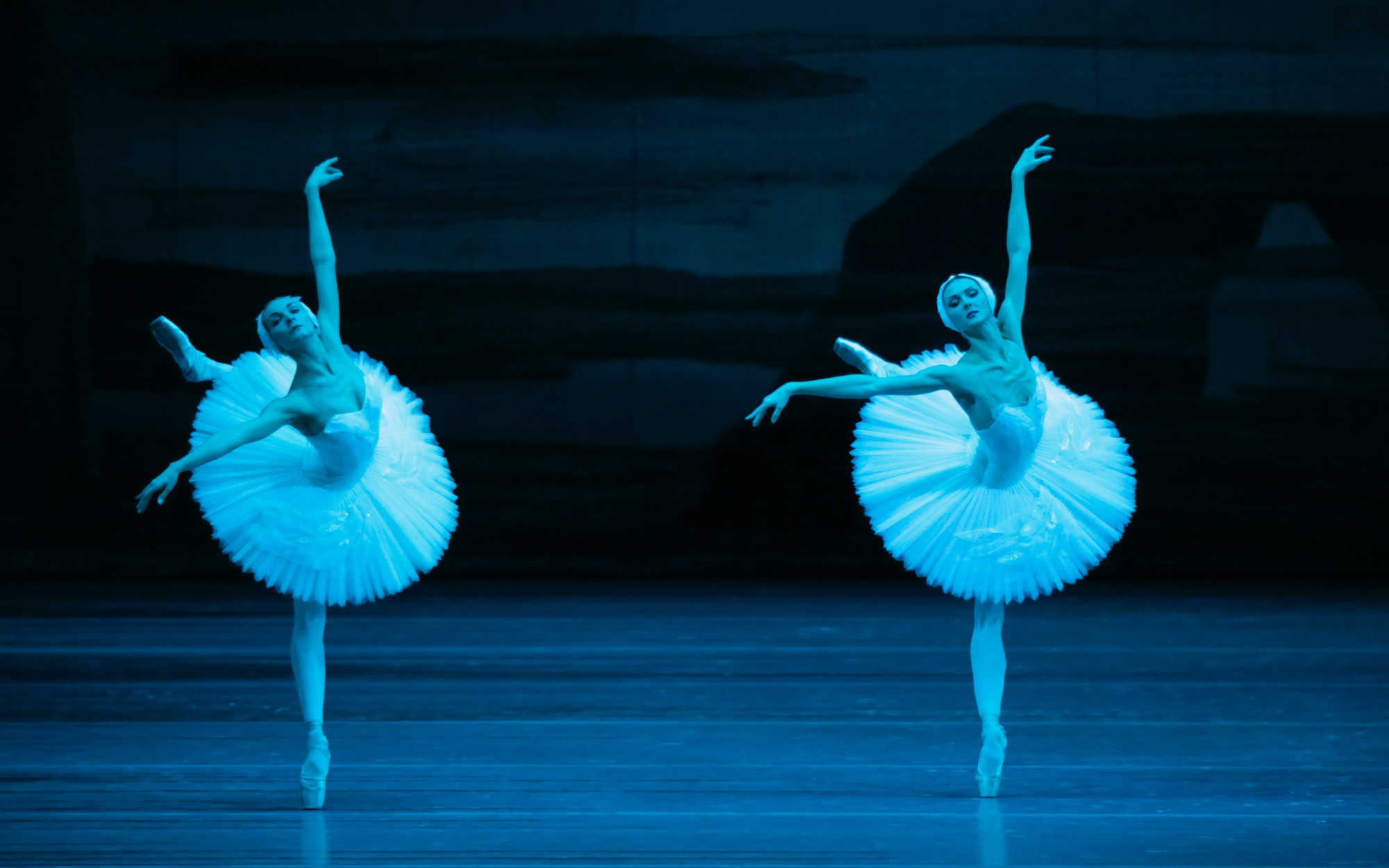 Юлия Гребенщикова в балете Лебединое озеро